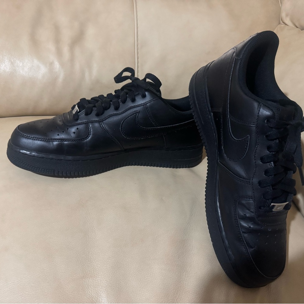 Nike Men's All-Black Sneakers